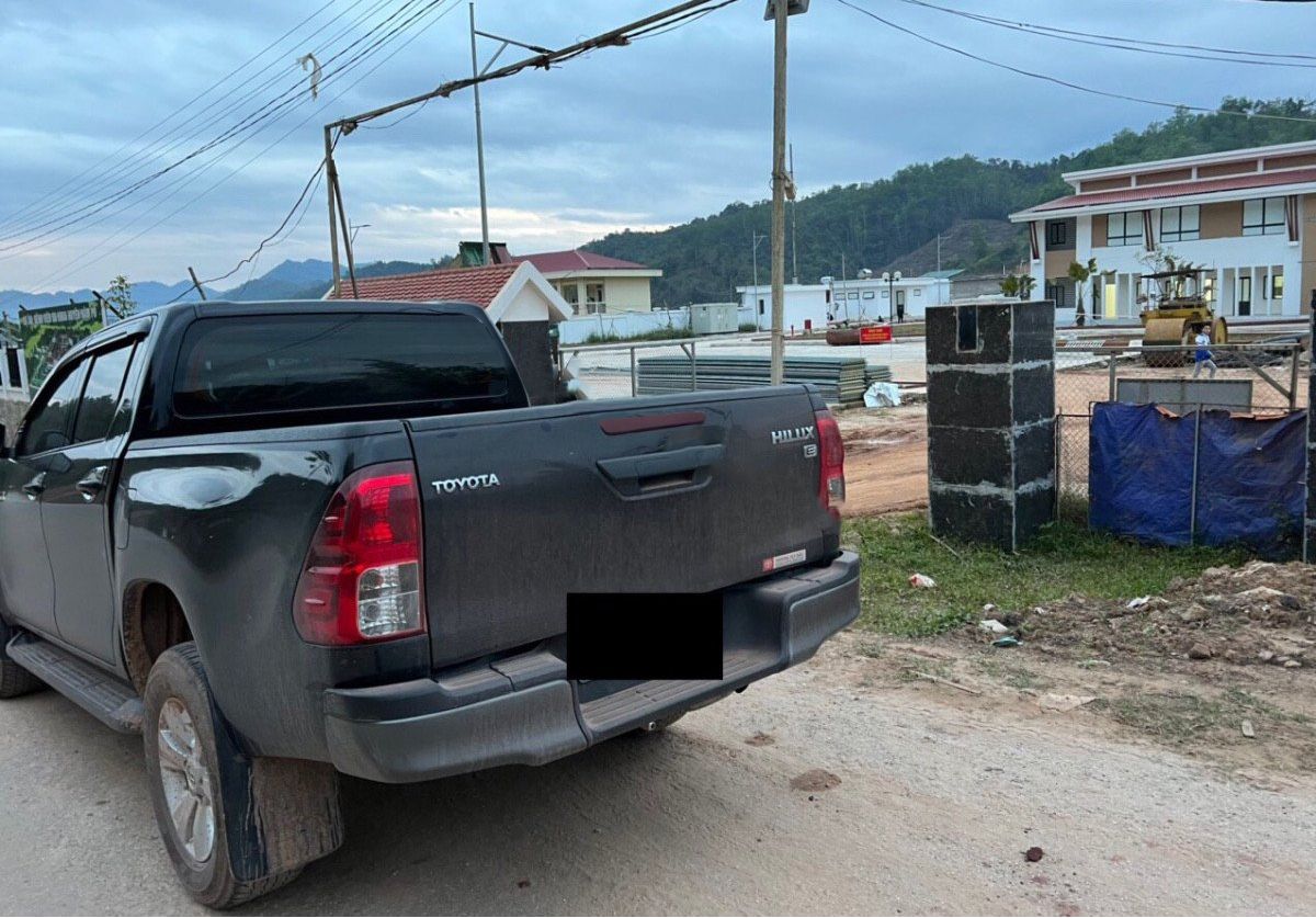 Toyota Hilux   4x2 AT  2020 - Xe Toyota Hilux 4x2 AT năm 2020, màu đen, nhập khẩu, giá tốt