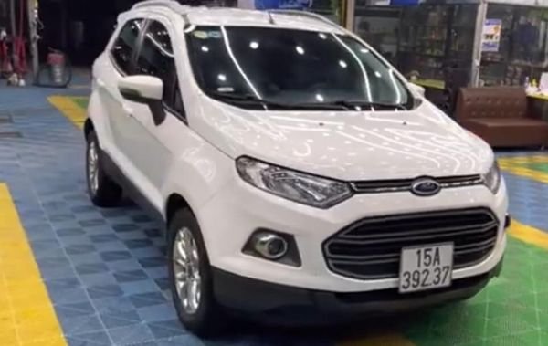 Ford EcoSport Titanium 2014 - Bán Ford EcoSport Titanium sản xuất năm 2014, màu trắng