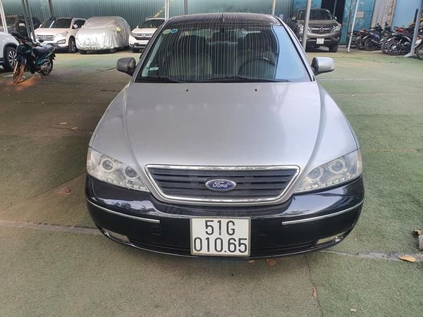 Ford Mondeo 2003 - Bán ô tô Ford Mondeo năm 2003, hai màu, xe đẹp hoàn chỉnh