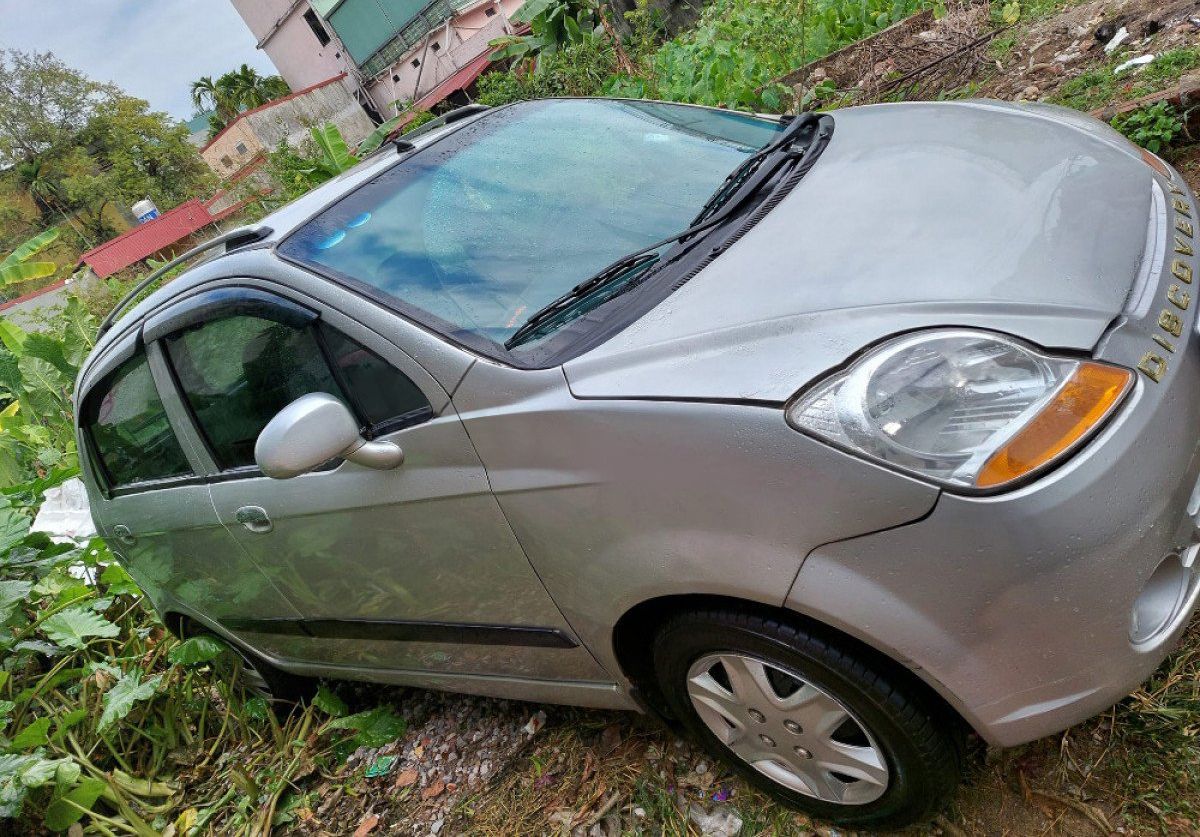 Chevrolet Spark 2010 - Bán ô tô Chevrolet Spark LT sản xuất năm 2010, màu bạc