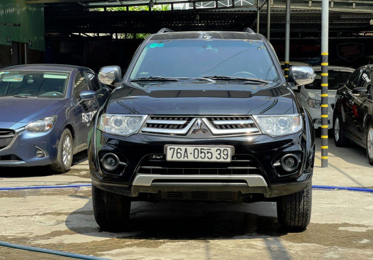 Mitsubishi Pajero   Sport G 4x2 AT   2016 - Bán ô tô Mitsubishi Pajero Sport G 4x2 AT sản xuất năm 2016, màu đen còn mới