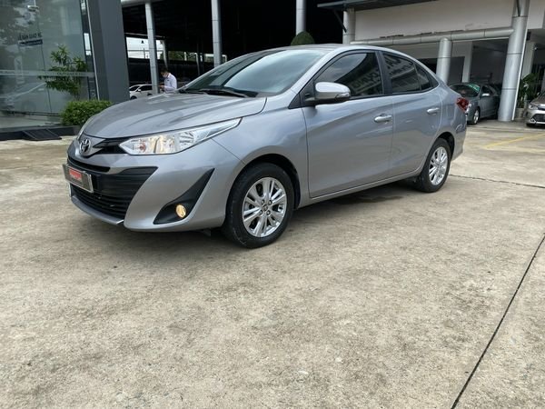 Toyota Vios E CVT 2018 - Bán ô tô Toyota Vios E CVT sản xuất năm 2018, màu bạc  