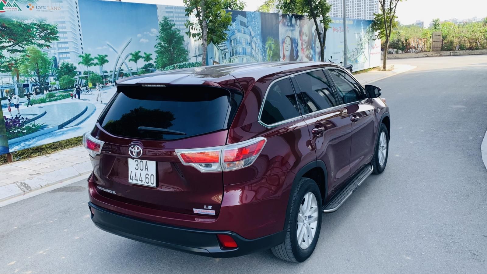 Toyota Highlander 2014 - Bán xe ô tô Toyota Highlander LE màu đỏ mận, năm sản xuất 2014, xe nguyên bản, động cơ hộp số zin 100%