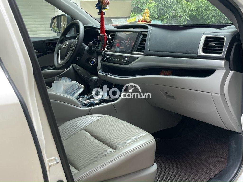 Toyota Highlander  LE 2015 - Bán ô tô Toyota Highlander LE sản xuất 2015, màu trắng, nhập khẩu như mới