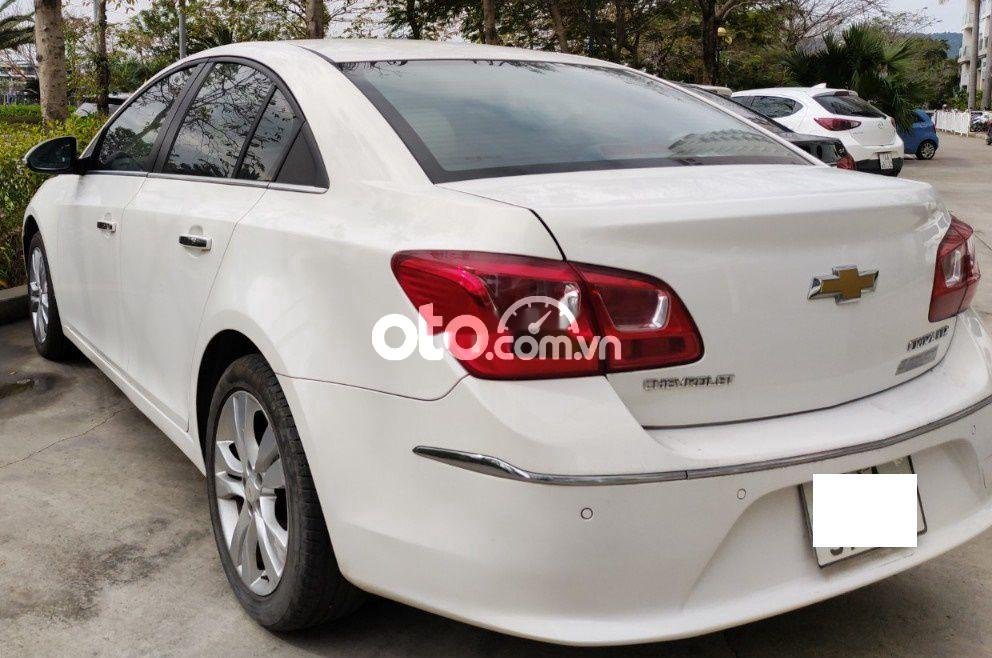 Chevrolet Cruze  LTZ 2016 - Cần bán lại xe Chevrolet Cruze LTZ năm 2016, màu trắng