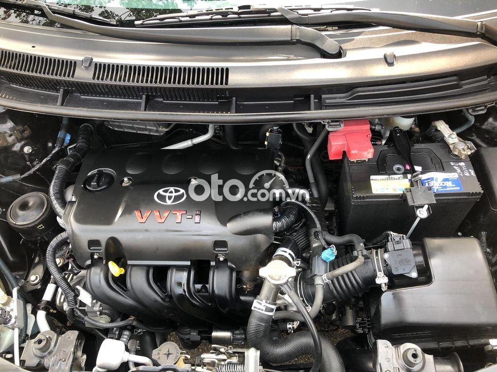 Toyota Vios E 2013 - Cần bán gấp Toyota Vios E sản xuất năm 2013, màu đen chính chủ, giá 285tr