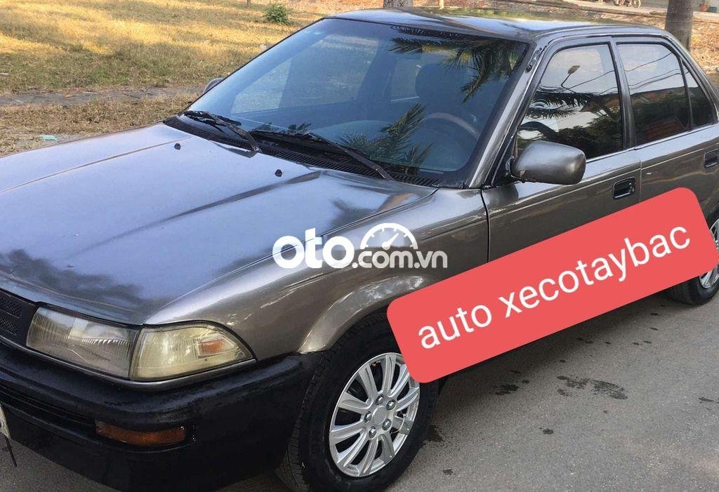 Toyota Corona 1.3    1990 - Bán xe Toyota Corona 1.3 sản xuất năm 1990, màu xám, xe nhập, giá 38tr