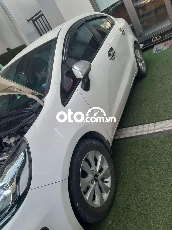 Kia Rio  1.4G 2016 - Bán Kia Rio 1.4G sản xuất năm 2016, màu trắng, nhập khẩu nguyên chiếc