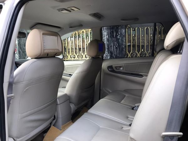 Toyota Innova 2015 - Bán Toyota Innova 2.0E MT năm 2015