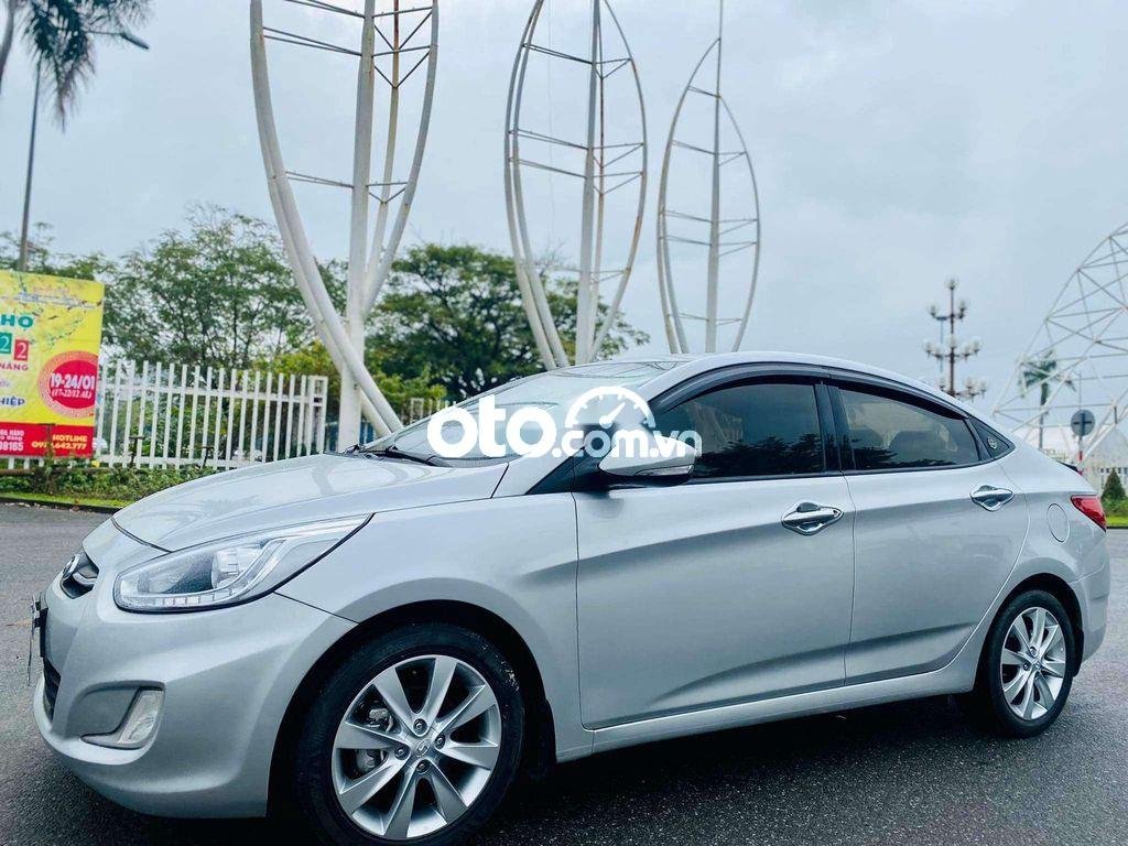 Hyundai Accent MT 2015 - Cần bán gấp Hyundai Accent MT năm sản xuất 2015, màu trắng, nhập khẩu còn mới