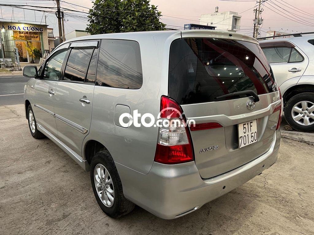 Toyota Innova   E  2014 - Bán Toyota Innova 2.0E năm 2014, màu bạc