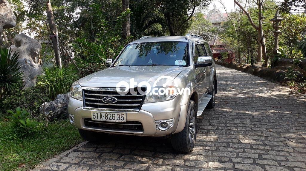 Ford Everest   Limited 2012 - Bán Ford Everest Limited năm sản xuất 2012, màu bạc còn mới