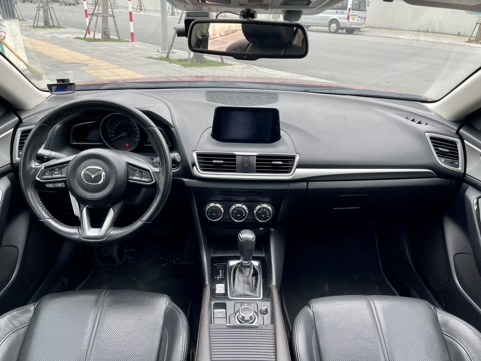 Mazda 3 2018 - Mazda 3 1.5AT 2018 ,xe chạy hơn 7v km, full lịch sử hãng