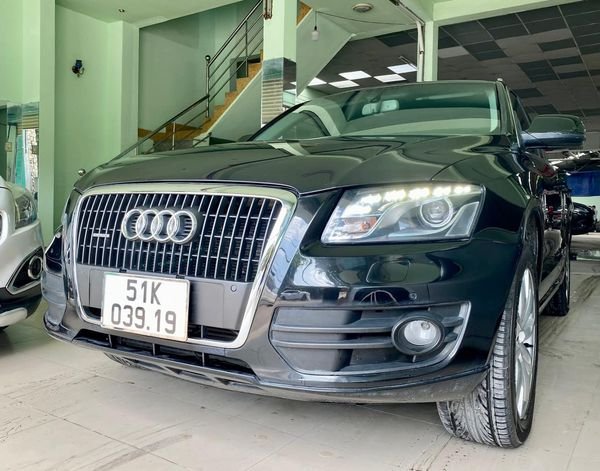 Audi Q5 2.0T FSi Quattro  2010 - Cần bán gấp Audi Q5 2.0T FSi Quattro sản xuất 2010, màu xanh lam số tự động giá cạnh tranh