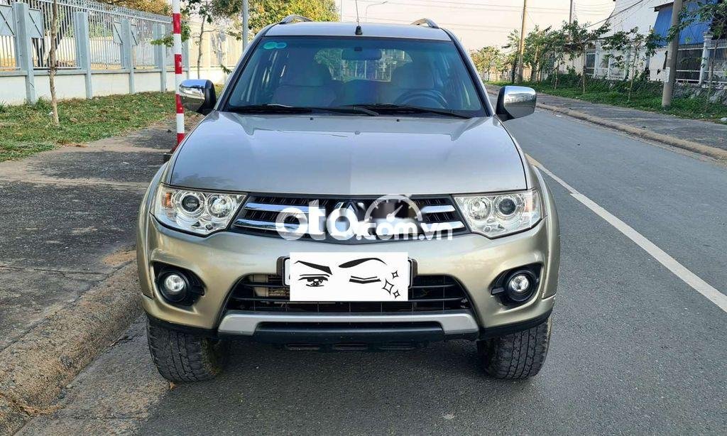 Mitsubishi Pajero Sport MT 2016 - Bán Mitsubishi Pajero Sport MT năm sản xuất 2016, màu ghi vàng