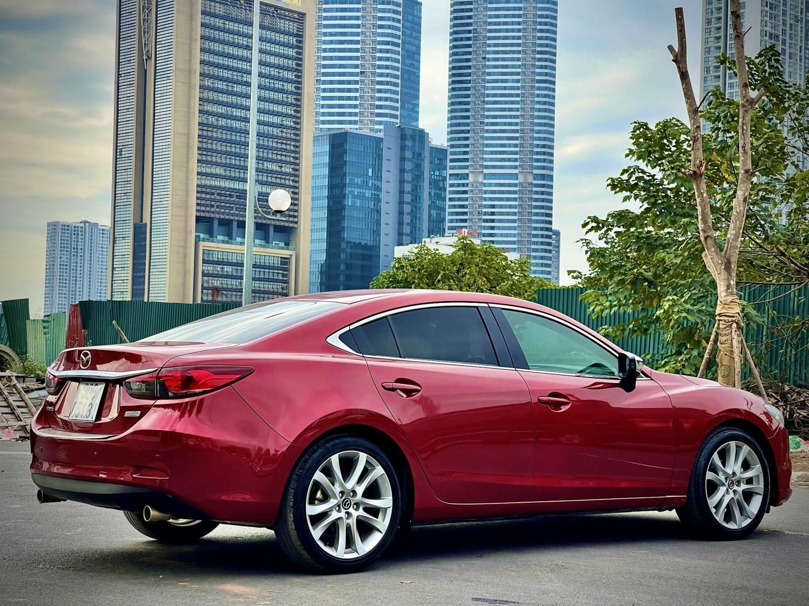 Mazda 6 2014 - Bán xe Mazda 6 2.0AT năm 2014 giá 545tr, tặng 1 năm chăm sóc xe miễn phí