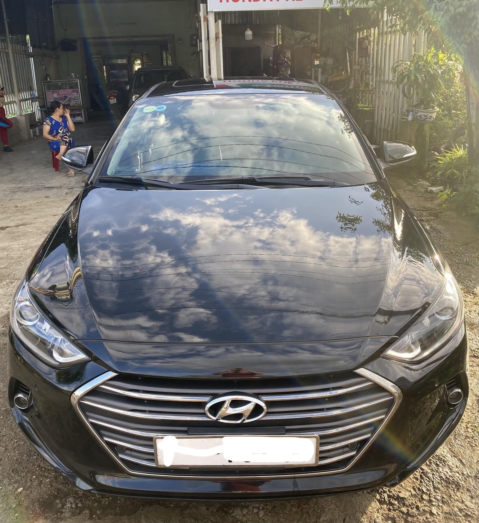 Hyundai Elantra 2.0 2017 - Bán Hyundai Elantra 2.0 năm 2017