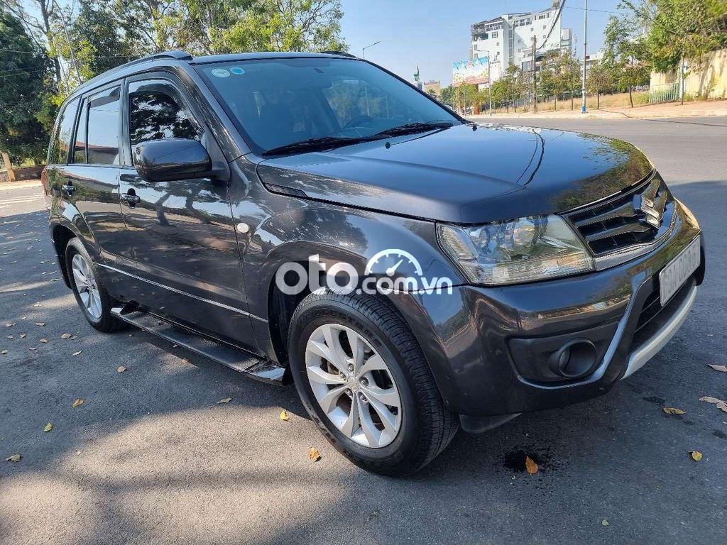 Suzuki Grand vitara 2013 - Cần bán Suzuki Grand Vitara sản xuất 2013, màu xám, nhập khẩu nguyên chiếc