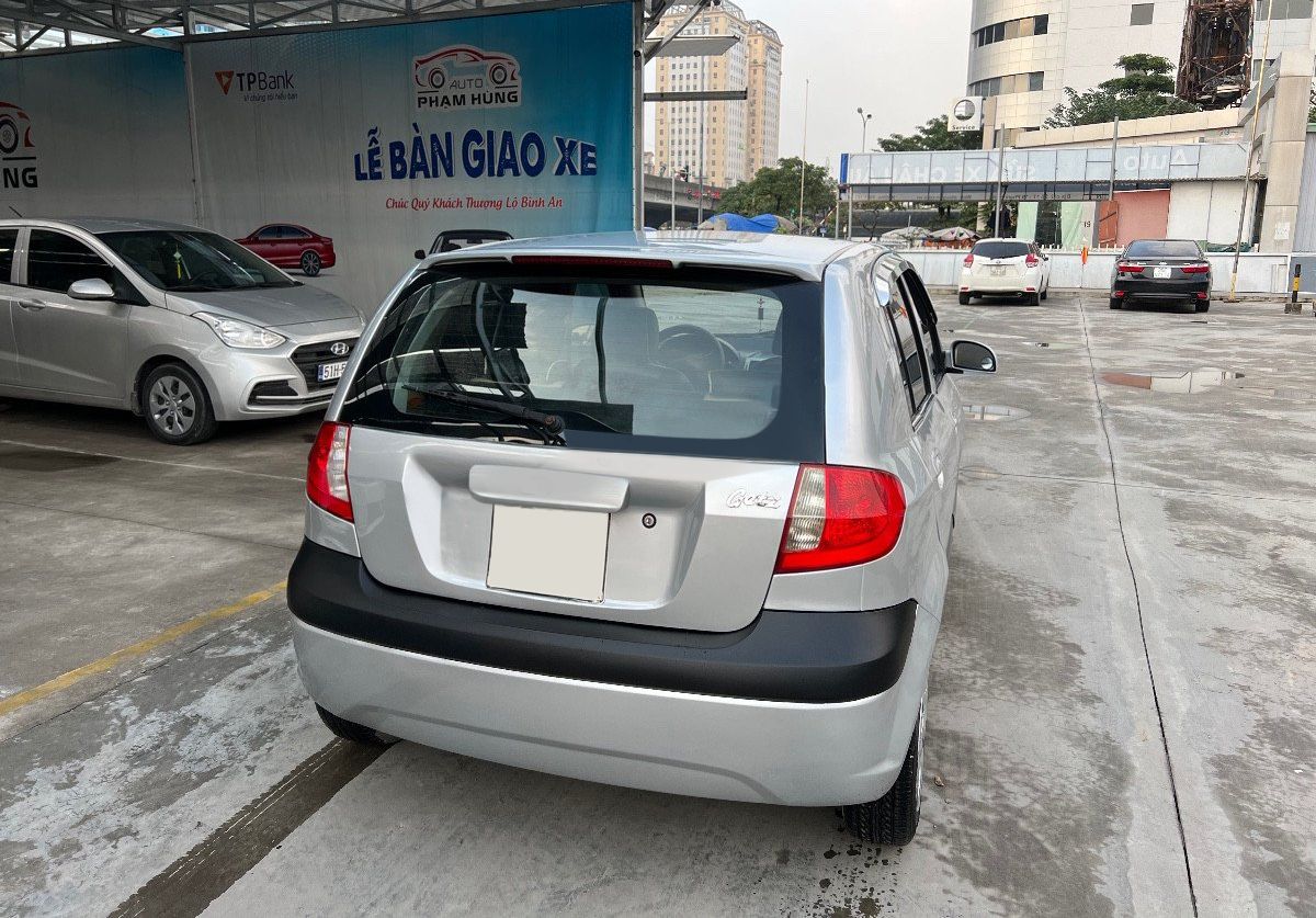 Hyundai Getz  1.1MT 2010 - Bán Hyundai Getz 1.1MT năm sản xuất 2010, màu bạc, nhập khẩu 