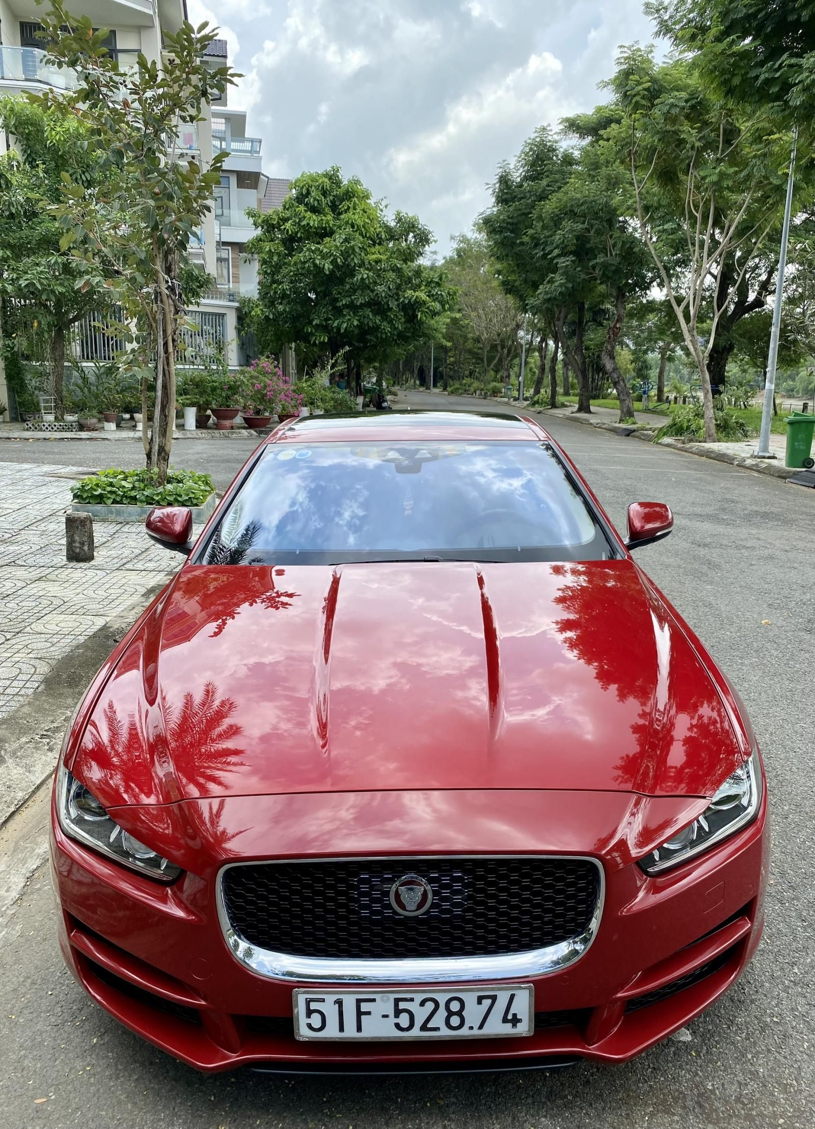 Jaguar XE 2015 - Bán Jaguar XE năm sản xuất 2015 đăng ký 2016 được trang bị full option, nội thất cao cấp nguyên bản