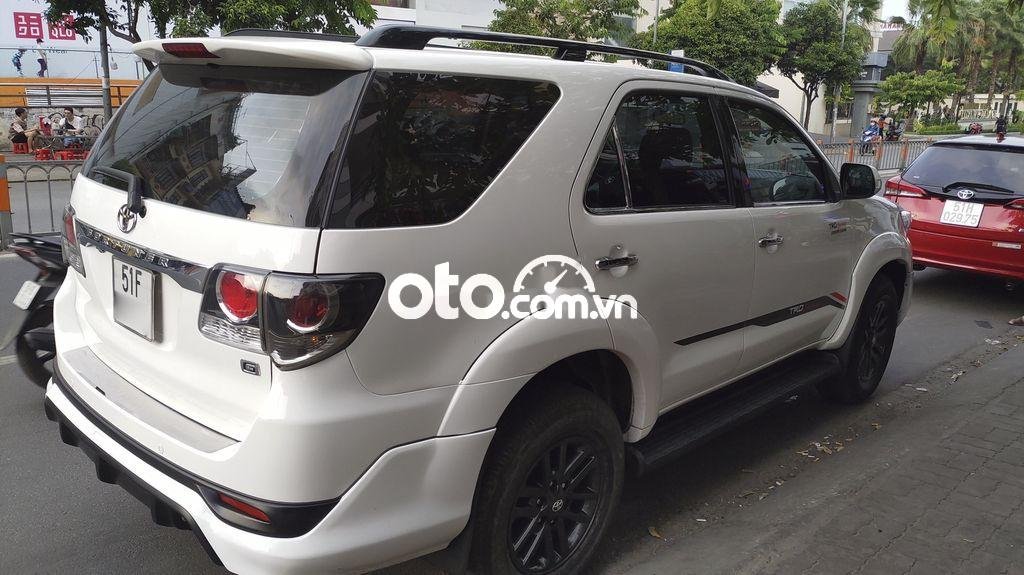 Toyota Fortuner  G Sportivo TRD  2016 - Bán Toyota Fortuner G Sportivo TRD sản xuất năm 2016, màu trắng giá cạnh tranh