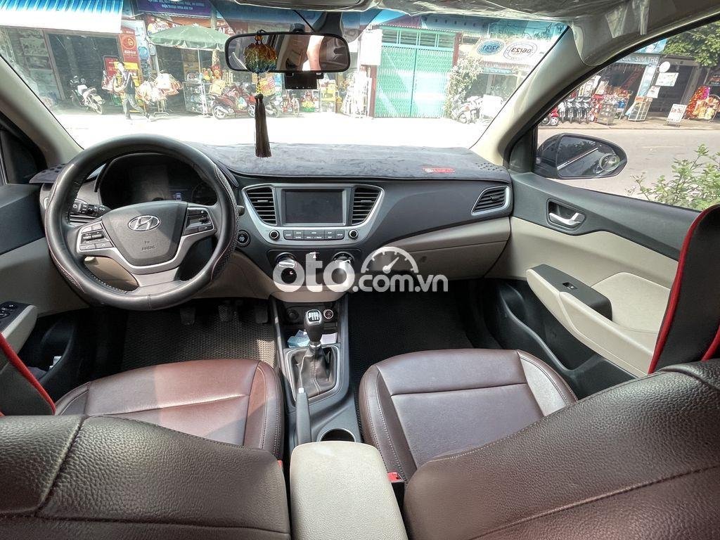 Hyundai Accent MT 2020 - Bán ô tô Hyundai Accent MT năm sản xuất 2020, màu đen số sàn