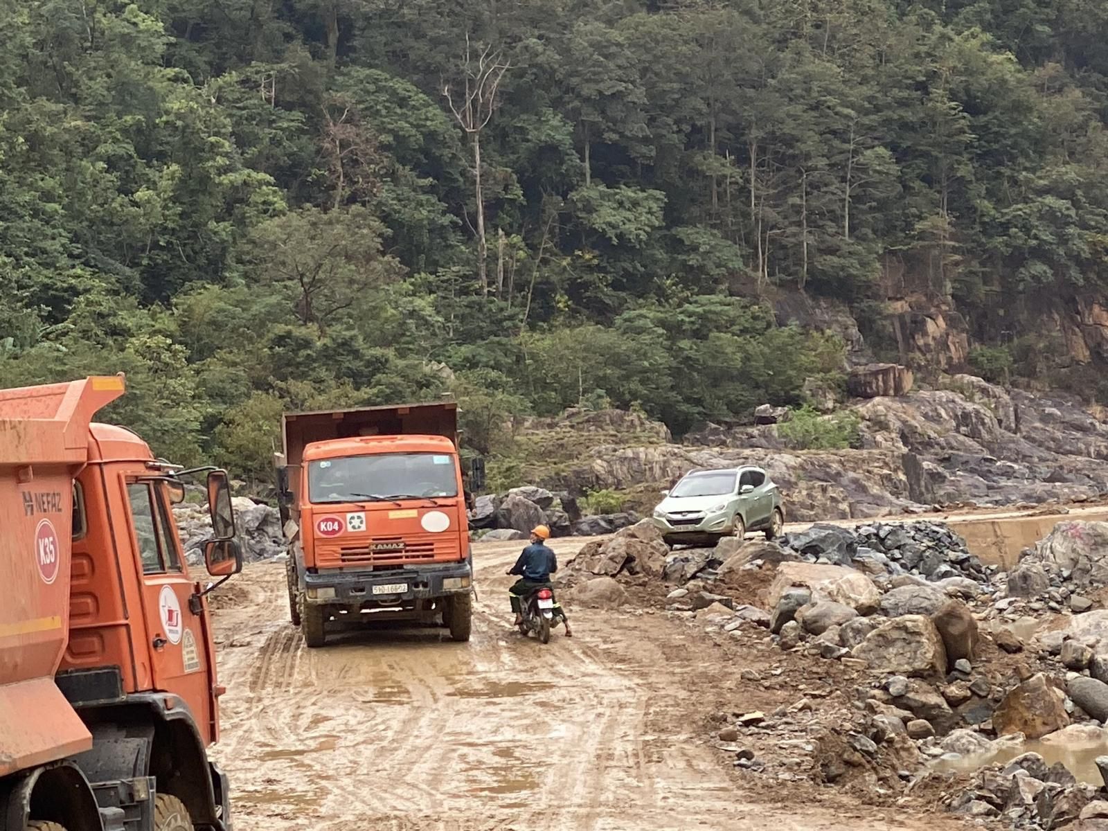 CMC VB750 2016 - Xe Ben Kamaz 65115 OVAL tải trọng cao giá, ưu đãi tết nguyên đán