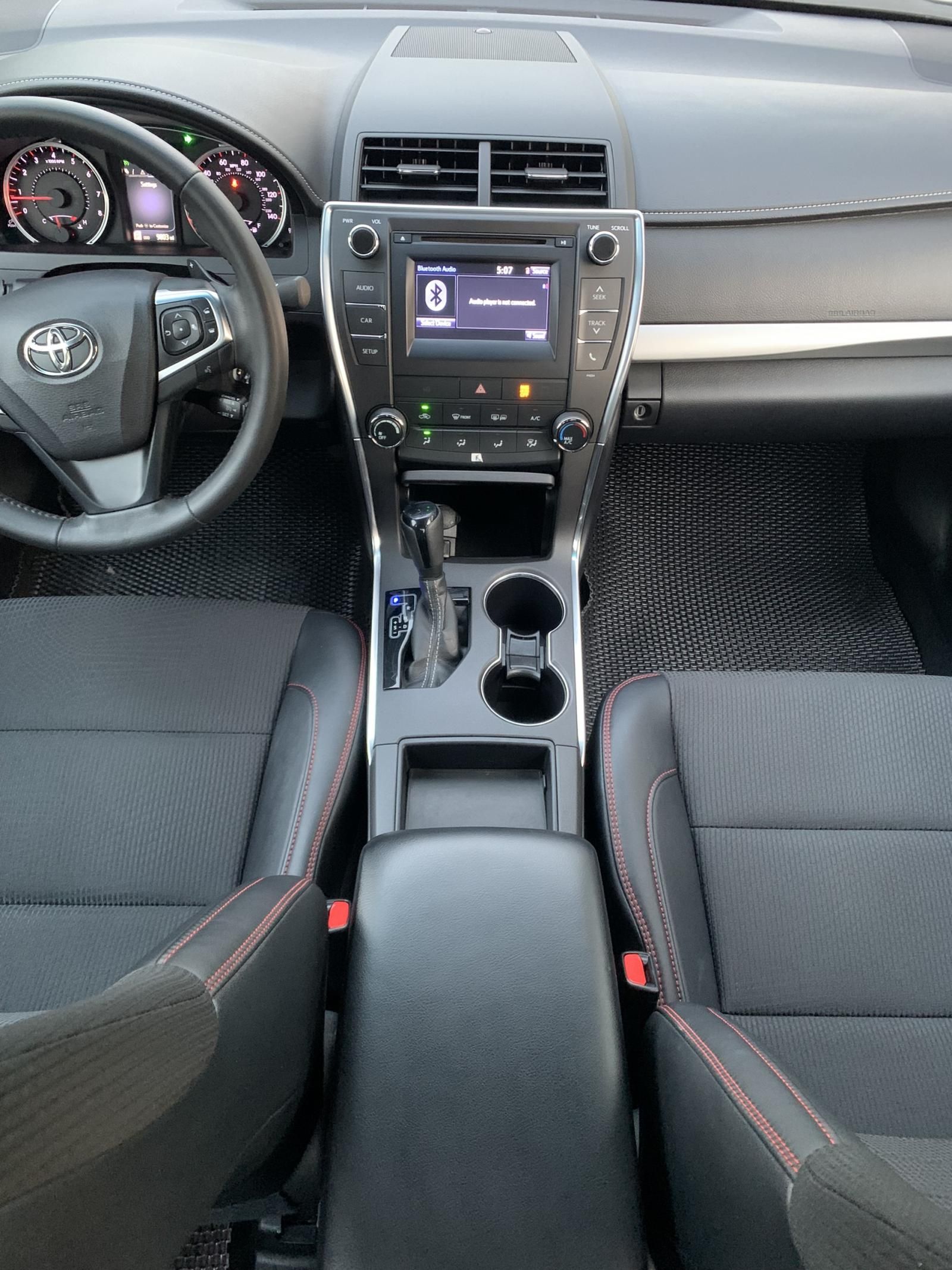 Toyota Camry 2015 - Màu đen, nhập khẩu Mỹ, xe nguồn gốc rõ ràng, giấy tờ đầy đủ sang tên nhanh gọn