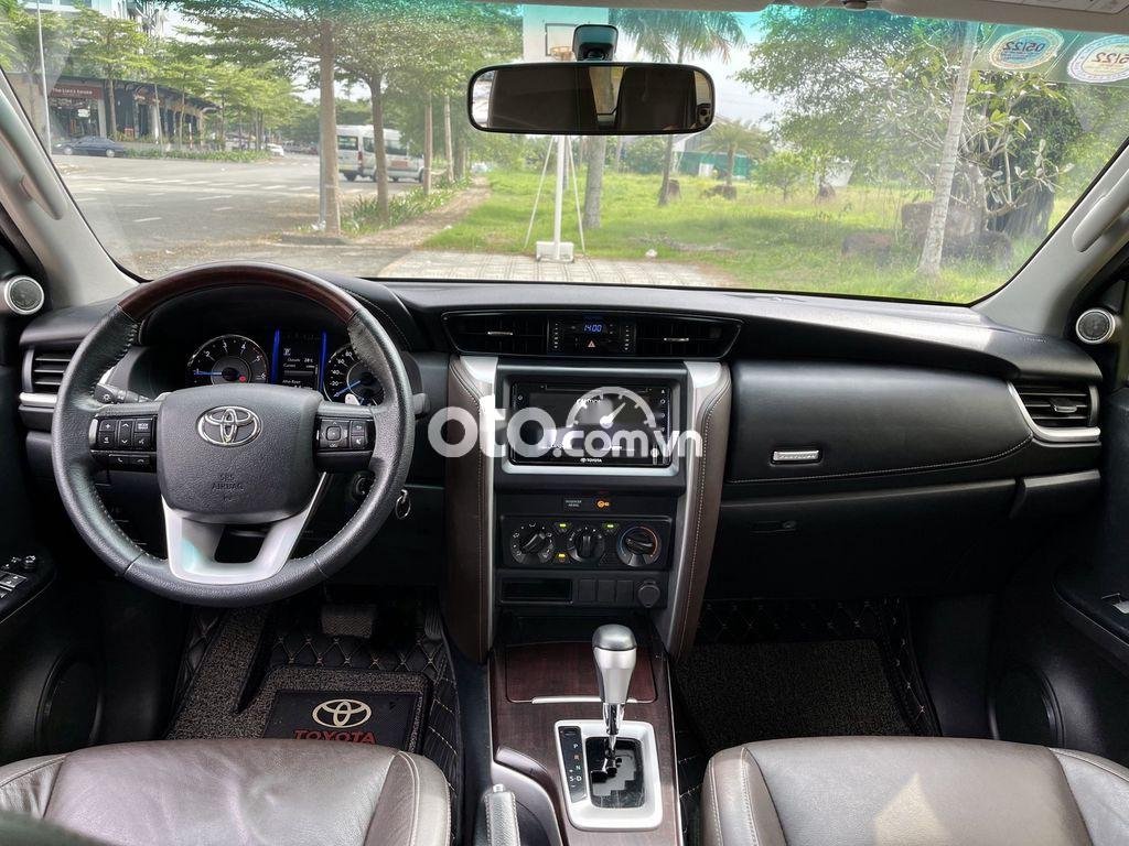 Toyota Fortuner 4x2 AT 2019 - Cần bán lại xe Toyota Fortuner 4x2 AT sản xuất 2019, màu đen giá cạnh tranh