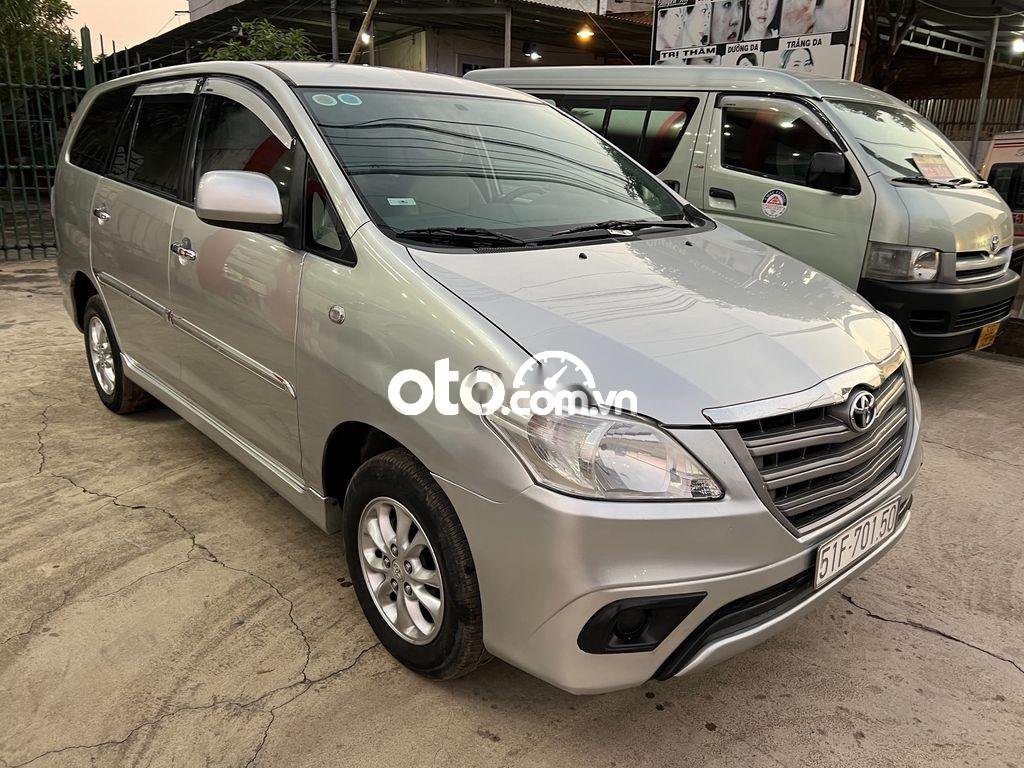 Toyota Innova   E  2014 - Bán Toyota Innova 2.0E năm 2014, màu bạc