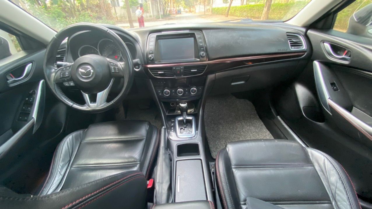 Mazda 6 2.0AT 2015 - Gia đình cần bán Mazda 6 2.0 AT sx 2015, chính chủ con gái công chức sử dụng nên xe còn rất đẹp