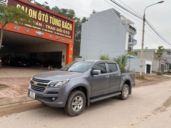 Chevrolet Colorado LT 2.5 L 4x2 MT 2017 - Cần bán Chevrolet Colorado LT 2.5 L 4x2 MT sản xuất năm 2017, màu xám  