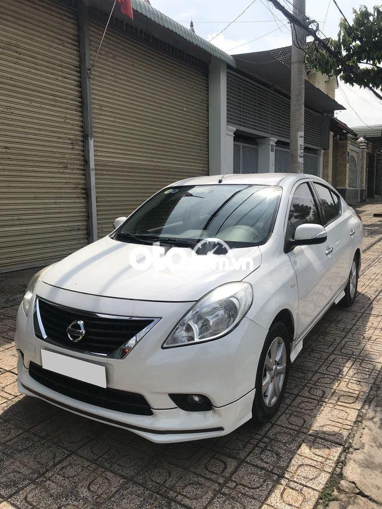 Nissan Sunny XV 2017 - Cần bán xe Nissan Sunny XV sản xuất 2017, màu trắng, giá 310tr