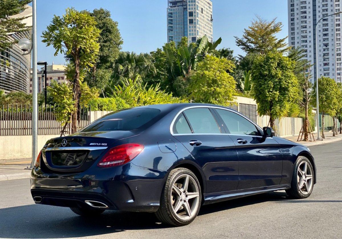 Mercedes-Benz C300 2016 - Bán xe Mercedes C300 AMG năm sản xuất 2016, màu xanh lam