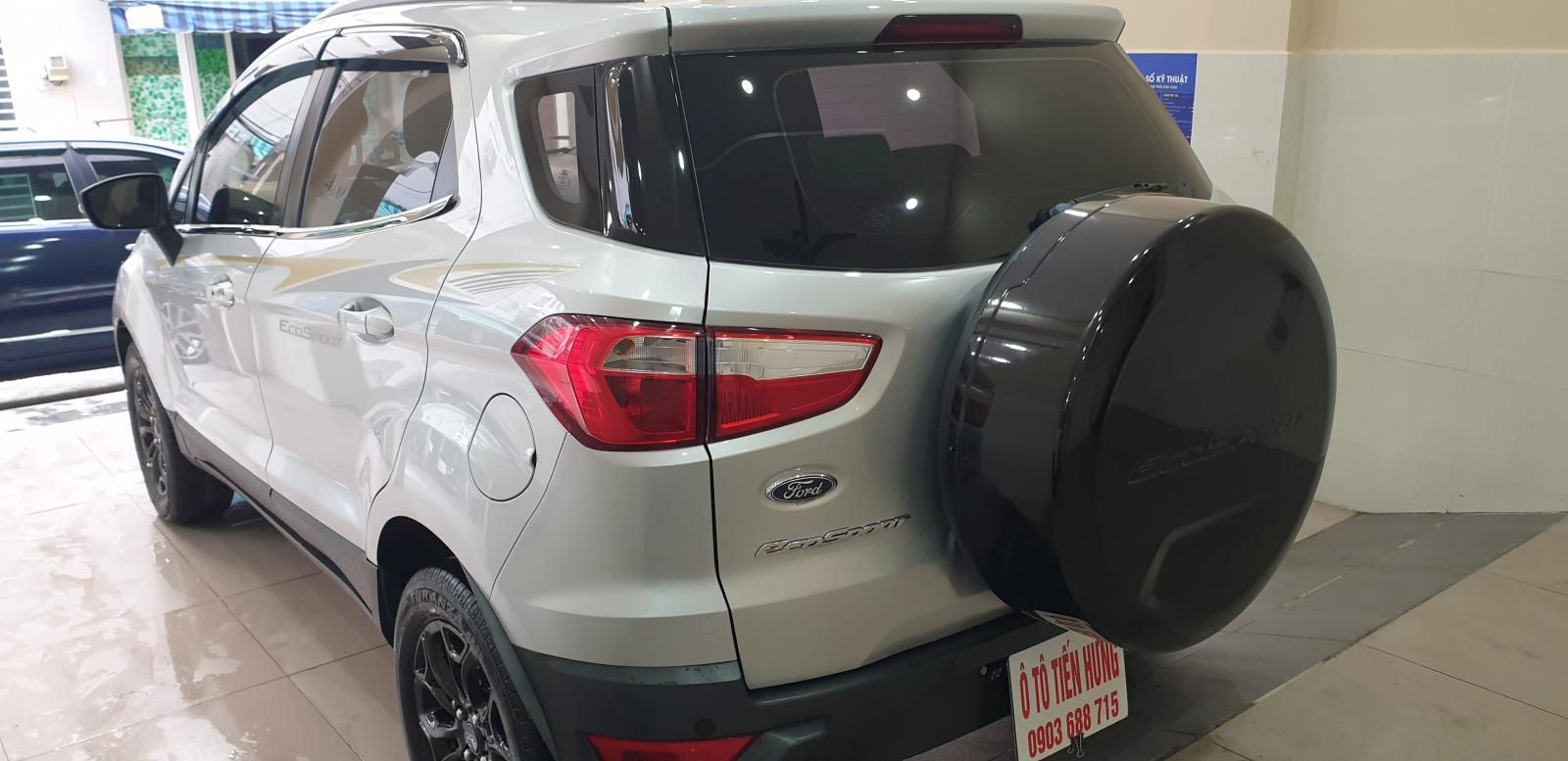 Ford EcoSport 1.5 Titanium 2017 - Bán Ford Ecosport Titanium máy 1.5 số tự động đời T12/2017 màu bạc tuyệt đẹp mới 90% 1 chủ