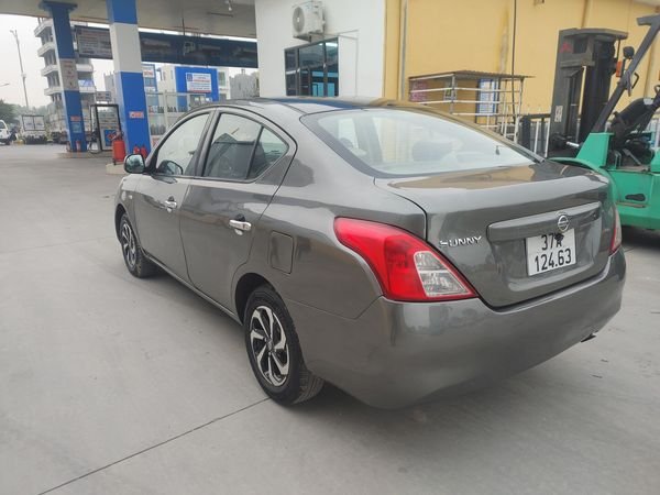 Nissan Sunny 2013 - Cần bán Nissan Sunny sản xuất 2013, màu xám, 212 triệu