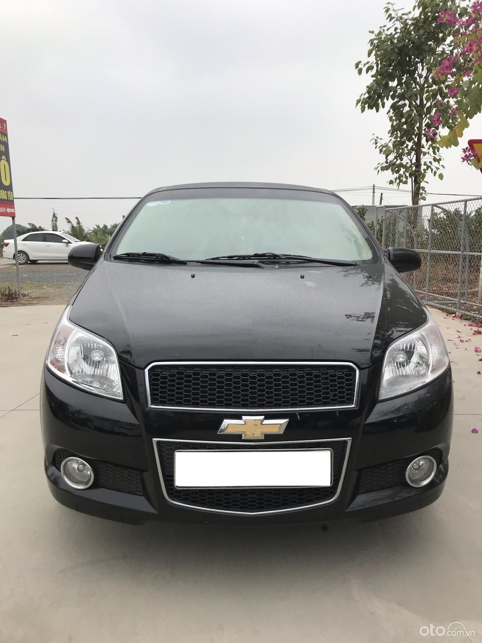 Chevrolet Aveo 2018 - Cần bán xe Chevrolet Aveo LTZ đời 2018 mới 95%, giá 325tr