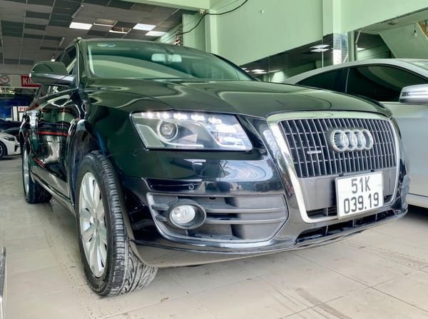 Audi Q5 2.0T FSi Quattro  2010 - Cần bán gấp Audi Q5 2.0T FSi Quattro sản xuất 2010, màu xanh lam số tự động giá cạnh tranh