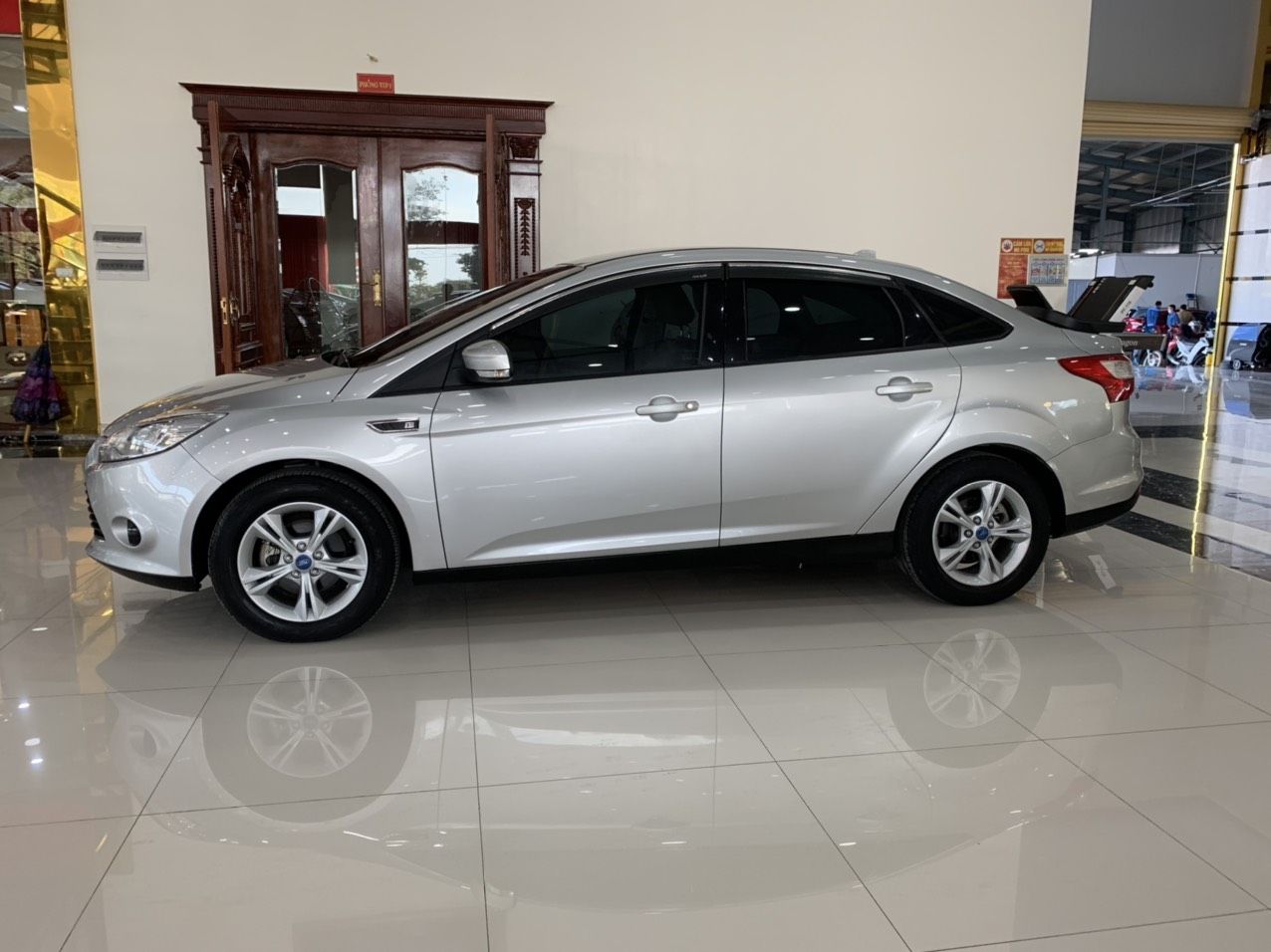 Ford Focus 2013 - Màu bạc