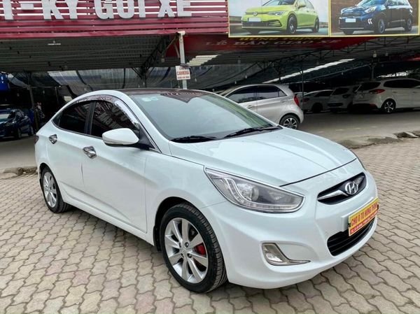 Hyundai Accent MT 2013 - Cần bán lại xe Hyundai Accent MT năm sản xuất 2013, màu trắng  