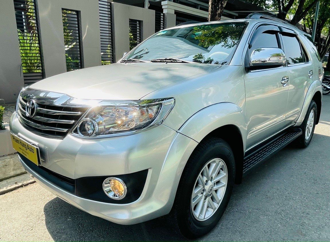 Toyota Fortuner 2012 - Tự động model 2013