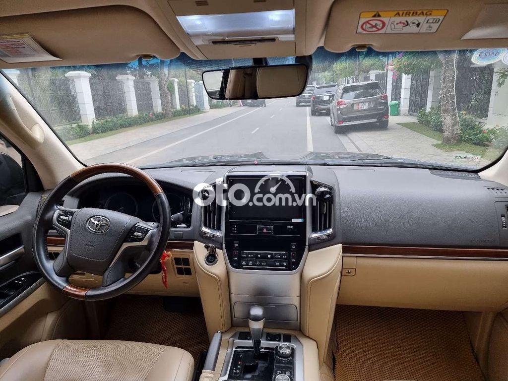 Toyota Land Cruiser    VX 4.6 V8 2016 - Cần bán xe Toyota Land Cruiser VX 4.6 V8 năm sản xuất 2016, màu đen 