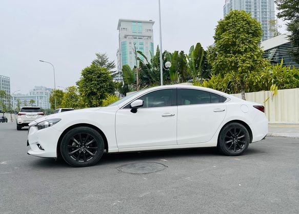 Mazda 6 2.0AT 2014 - Bán Mazda 6 2.0AT sản xuất năm 2014, màu trắng, giá tốt