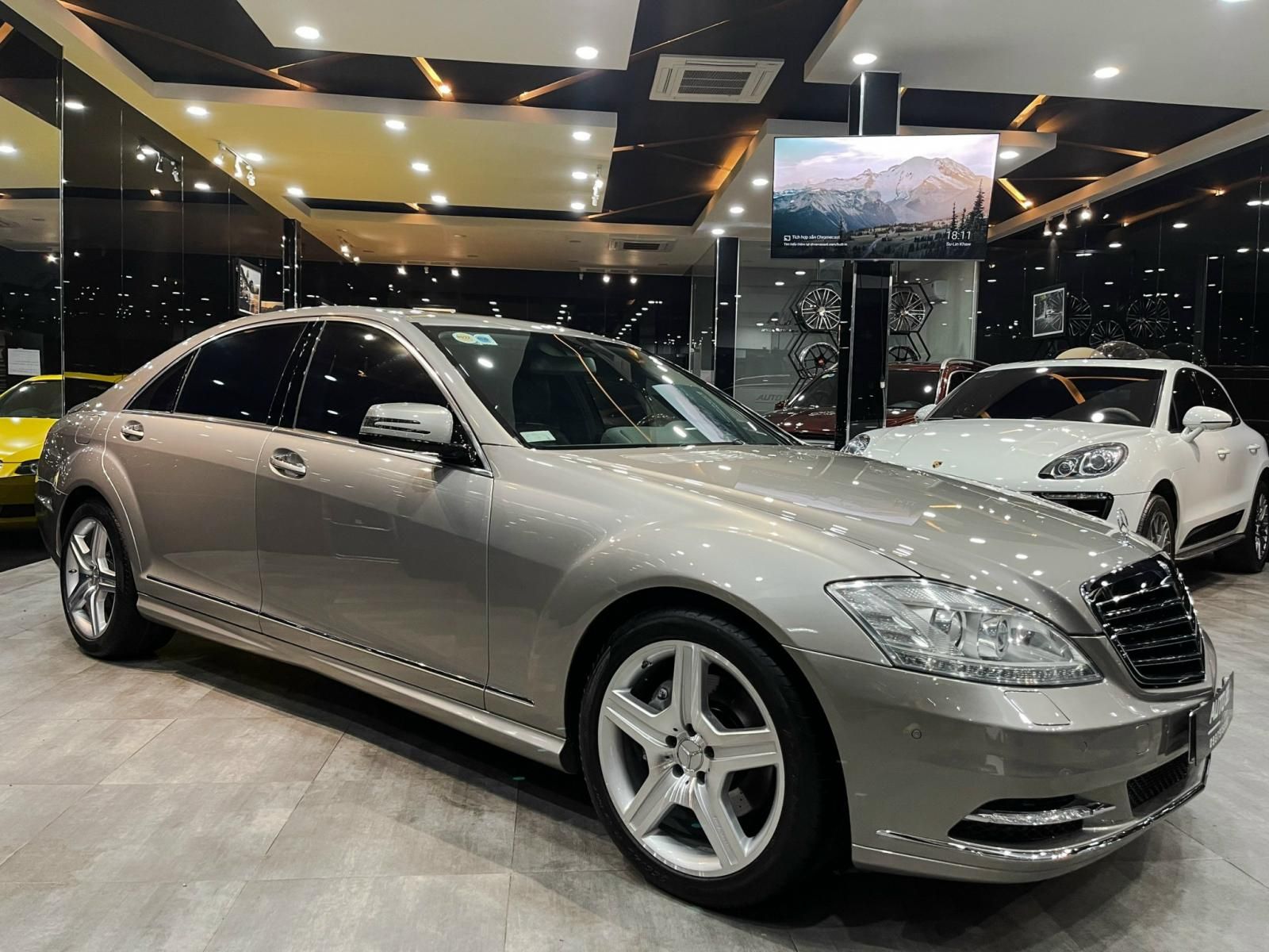 Mercedes-Benz S550 2008 - Bán Mercedes Mercedes S550 AMG model 2008 - cực keng 1 chủ sử dụng- bank 70%