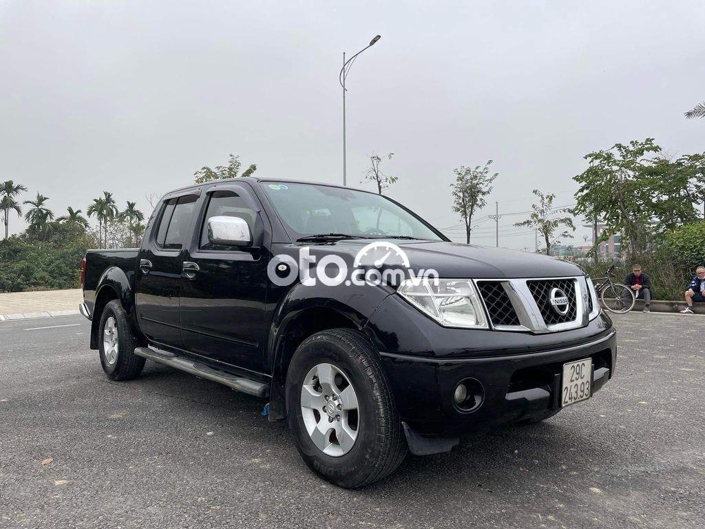 Nissan Navara E 2012 - Bán Nissan Navara E sản xuất năm 2012, màu đen, nhập khẩu nguyên chiếc, giá 330tr