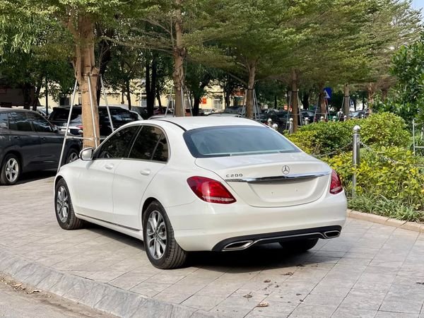 Mercedes-Benz C200 2018 - Bán ô tô Mercedes C200 năm 2018, màu trắng 