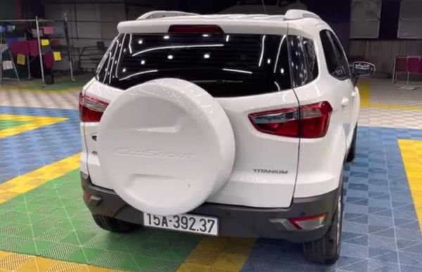 Ford EcoSport Titanium 2014 - Bán Ford EcoSport Titanium sản xuất năm 2014, màu trắng