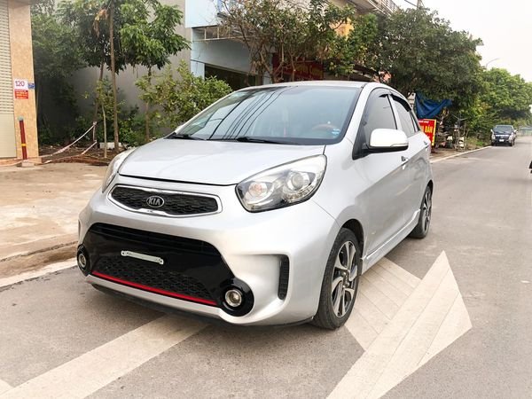 Kia Morning Si 2017 - Bán Kia Morning Si sản xuất năm 2017, màu bạc xe gia đình 