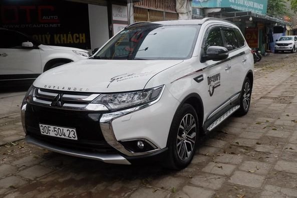 Mitsubishi Outlander  2.0 Premium 2018 - Bán Mitsubishi Outlander 2.0 Premium năm 2018, màu trắng, giá chỉ 745 triệu