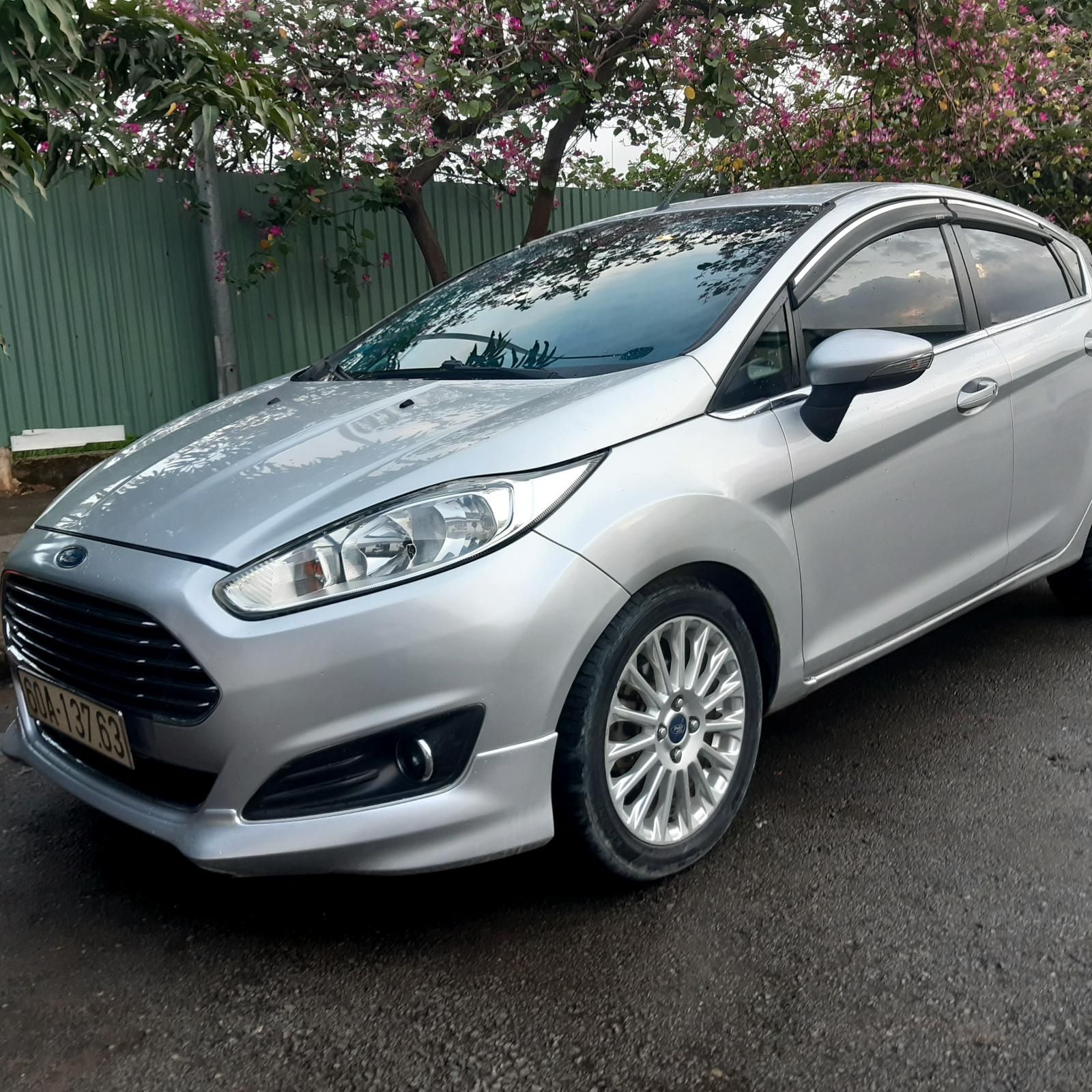 Ford Fiesta 1.0L Ecoboost 2013 - Cần bán gấp Ford Fiesta 1.0L Ecoboost sản xuất 2013